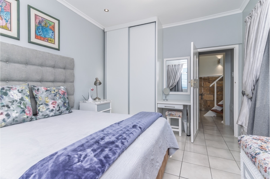 3 Bedroom Property for Sale in Cairnside Western Cape
